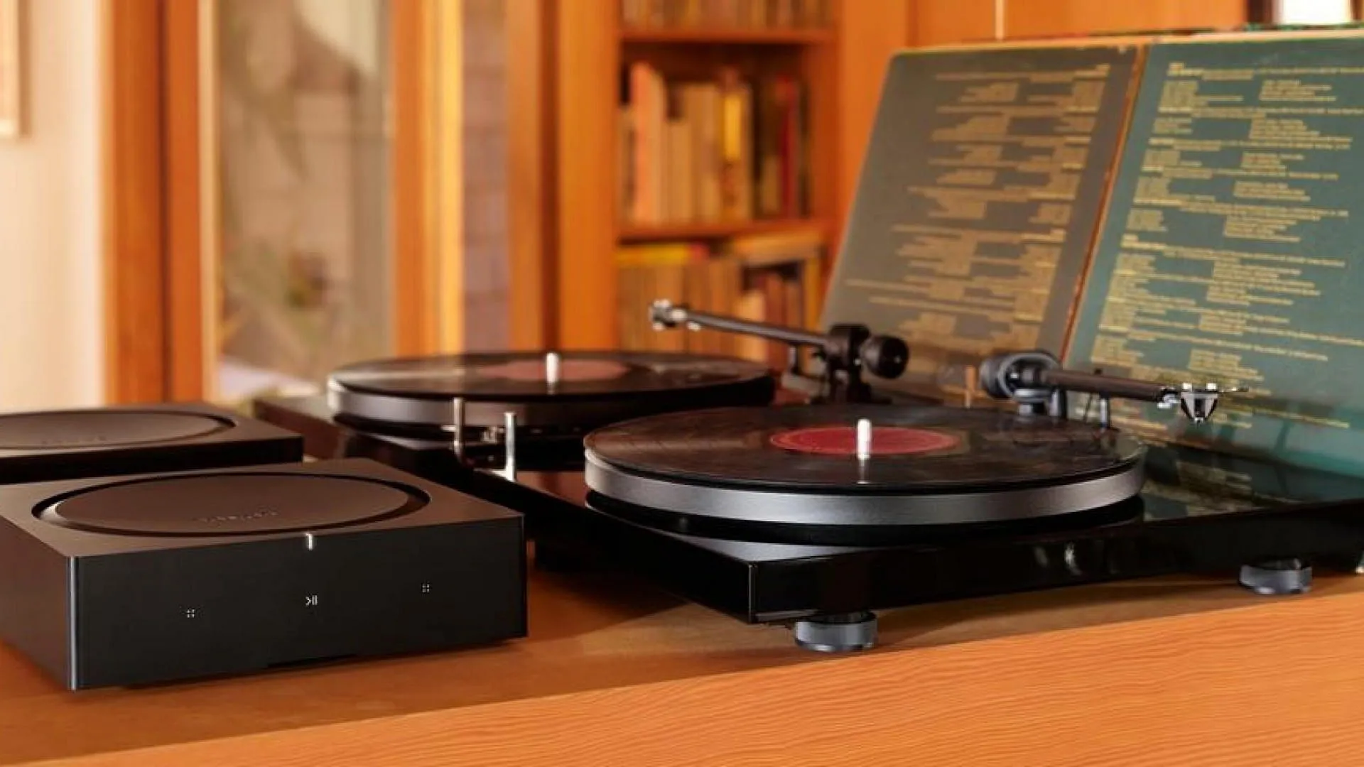Plattenspieler schwarz mit SONOS Connector
